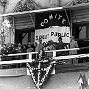 le 5 juin 1958, le général de Gaulle prononce un discours place de la Brèche à Constantine en Algérie