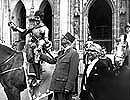 le 8 mai 1959, le gnral de Gaulle prside les crmonies commrant la dlivrance d'Orlans par Jeanne d'Arc